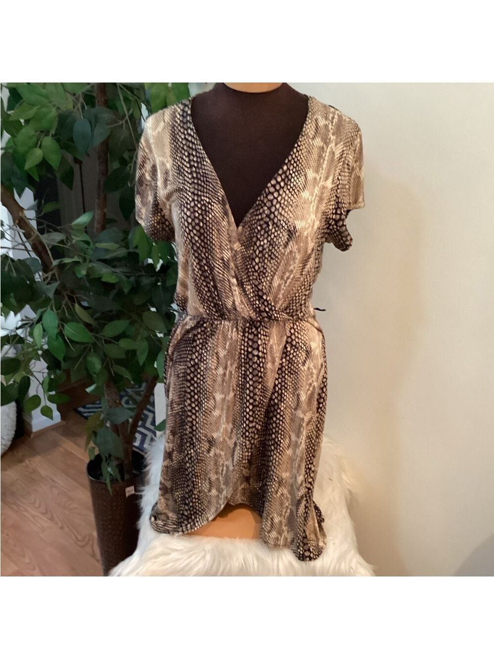 Express snake skin patterned cap sleeve faux wrap dress Woman’s Medium